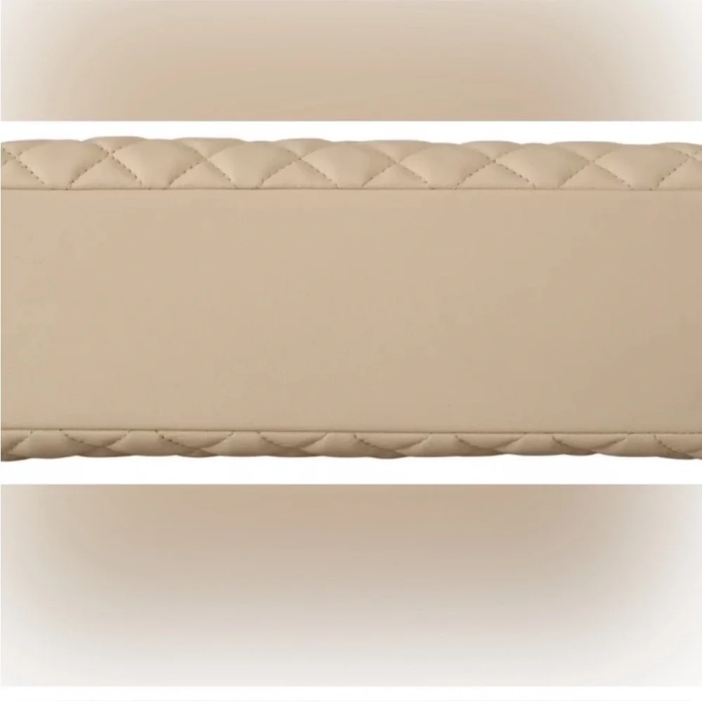 Versace Medusa Lambskin Quilted Tote with Gold Chain - Picture 5 of 12